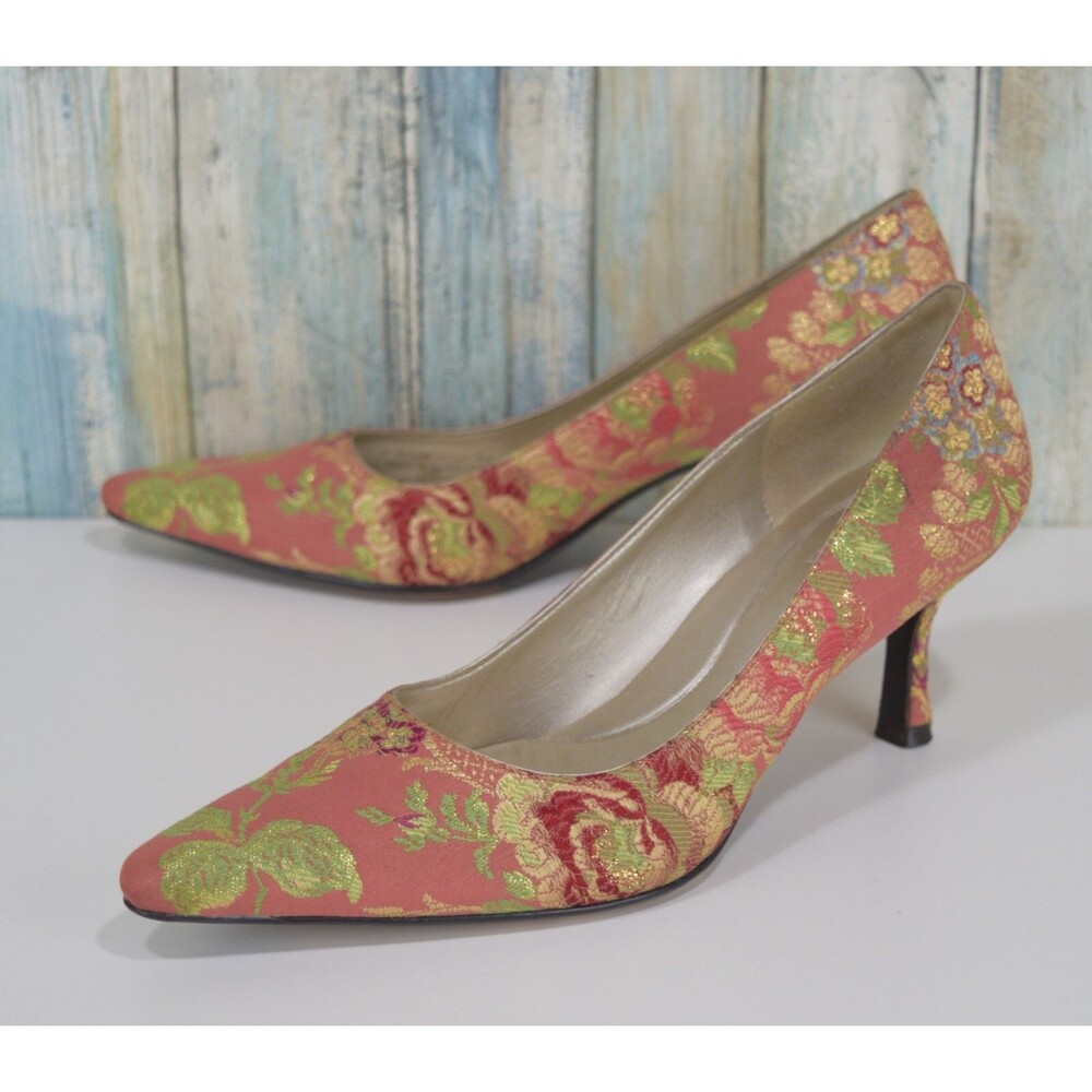 Cole Haan Floral Pumps Size 8.5 Flower Heels